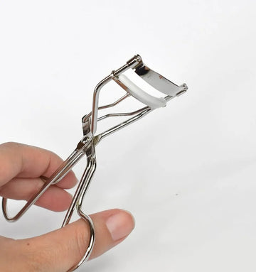Tijarat Online 1pc Professional Natural Eyelash Curler with Comfort Grip, Professional Makeup Tool for women Curler Clips Makeup Curler Curling Eyes Make Up Tools